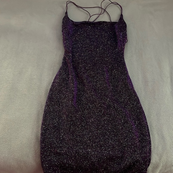 Purple glittery short dress open back - Picture 1 of 3